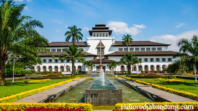Sejarah Gedung Sate Bandung yang Ikonik